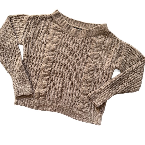 EXPRESS TAUPE CHUNKY KNIT LONG SLEEVE OVERSIZED SWEATER SIZE XS - Picture 2 of 8